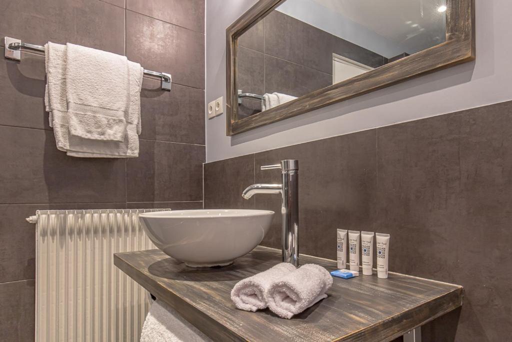 Le Relais Des Chartreuses Hotell Le Boulou Exteriör bild